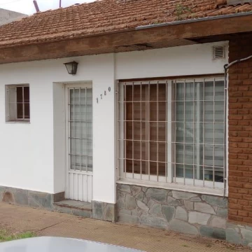 inmejorable casa en Martinez