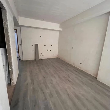 1787077774.jpg