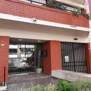 Cochera cubierta en venta en edificio