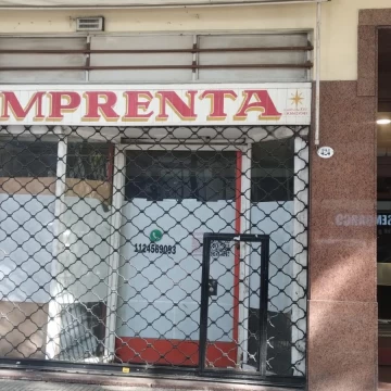 Local comercial sobre Av. Forest 
