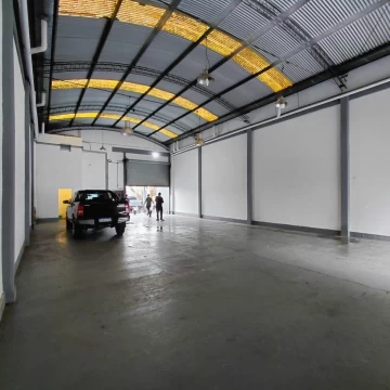 ALQUILER Galpón Comercial sobre Colectora Oeste Km41, Panamericana Ramal Pilar.
