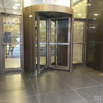 EXCLUSIVA OFICINA EN TODO UN PISO ,A METROS DELOBELISCO  