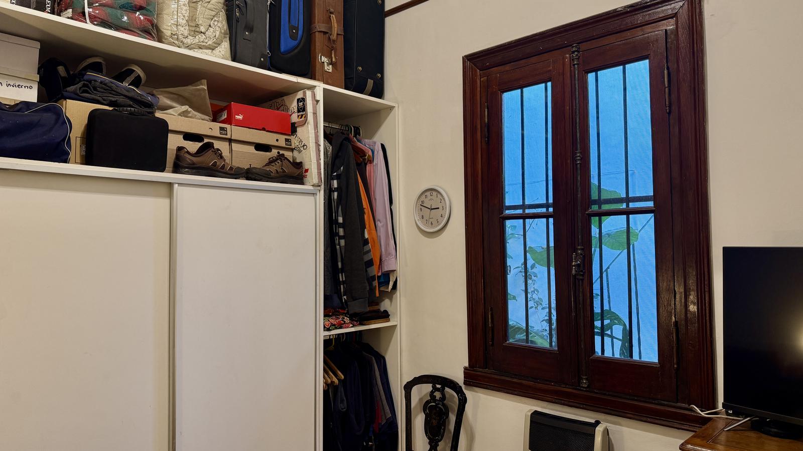 Habitación - placard y ventana