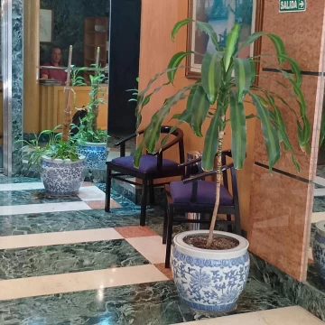 ALQUILER DE OFICINAS EN IMPORTANTE EDIFICO .  