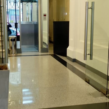 ALQUILER DE OFICINAS EN EDIFICO DE CATEGORIA