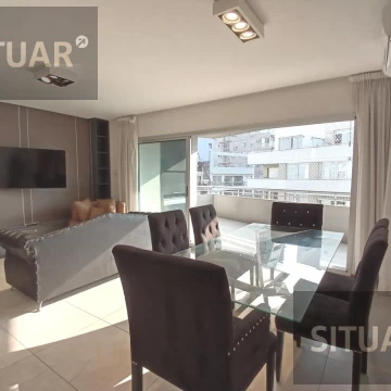 AMPLIO Piso 4 Ambientes amueblado con balcón, parrilla y cochera en Belgrano