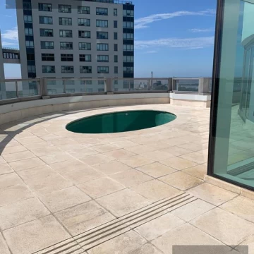 Venta departamento con piscina propia y cocheras