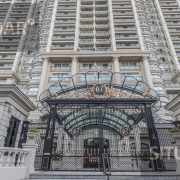 Venta de Departamento de 5 ambientes con 5 cocheras en CHATEAU - Puerto Madero