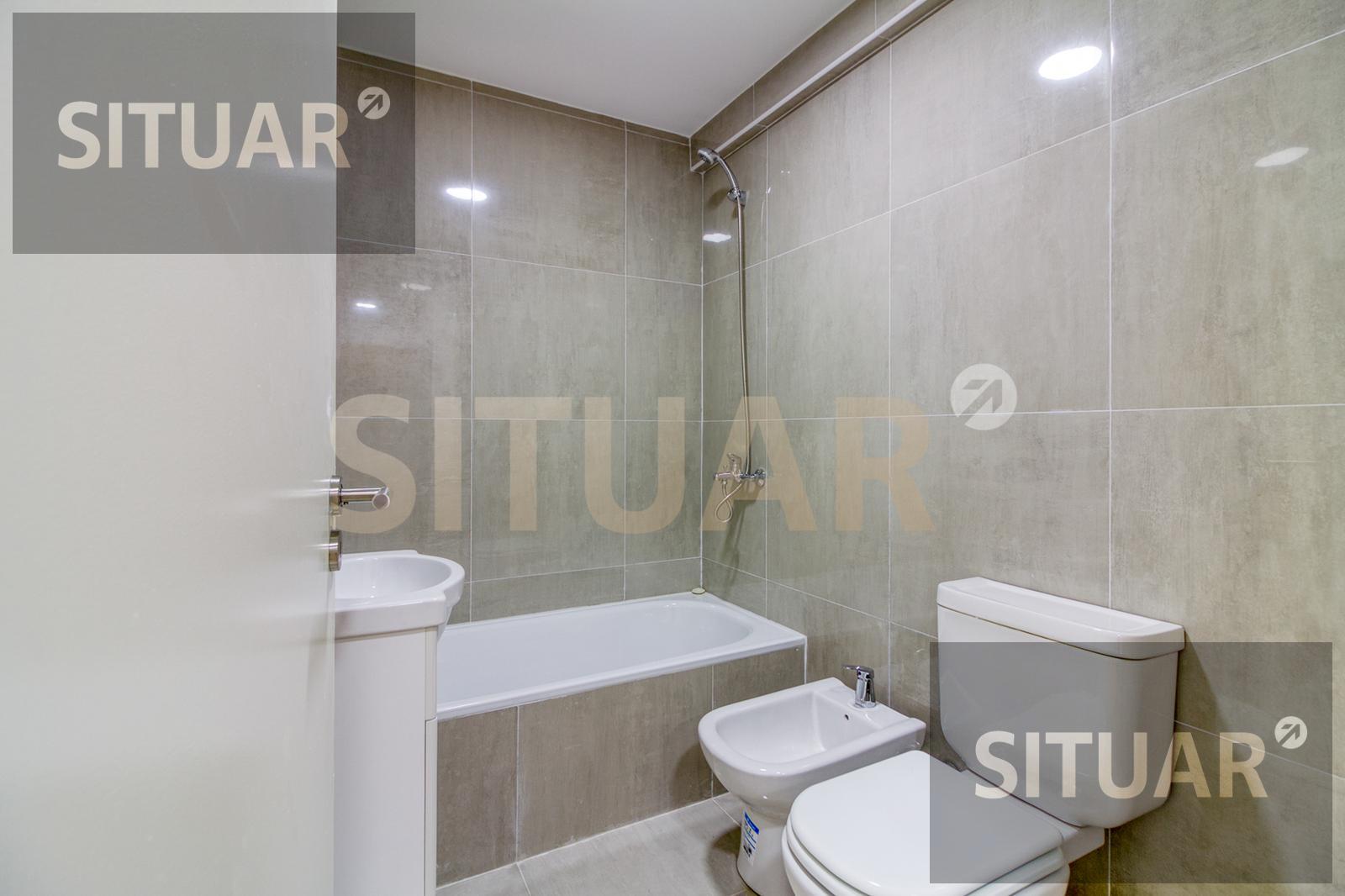 Baño completo con bañera