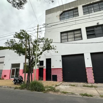Alquiler Deposito 8257 mts cubiertos en 3 plantas salida a 3 calles