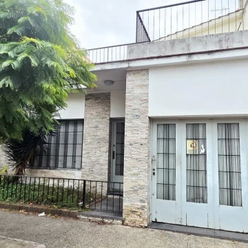 Venta de Casa Lote Propio 8,66 x 24,60 en  Villa del Parque