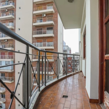 Departamento 3 dormitorios en Venta con cochera en Quilmes