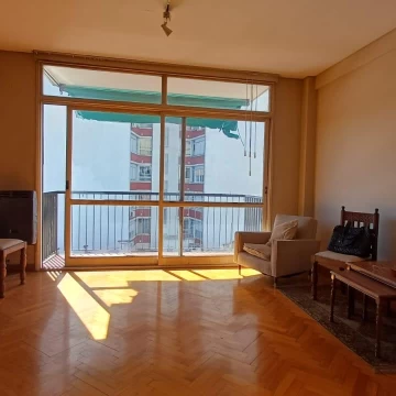 VENTA Departamento 3 ambientes Martinez, Luminoso con 2 balcones, a metros de Av Santa Fe