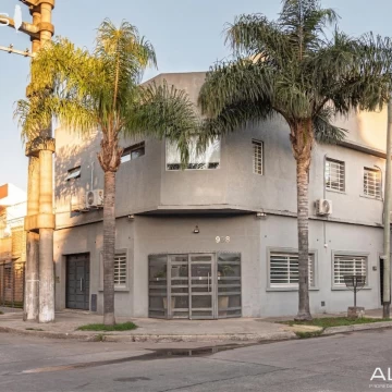 Casa 5 ambientes con pileta en Ramos Mejía