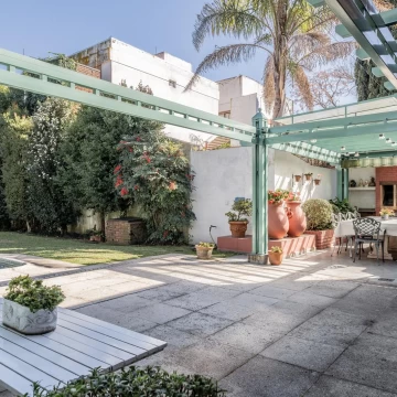 Venta Casa Florida Vicente Lopez 4 dormitorios jardín pileta parrilla garage cubierto 2 autos