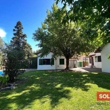 Muy linda casa a la venta - Bella Vista