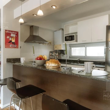 Departamento en un piso alto, con pileta y balcón , en Palermo Hollywood