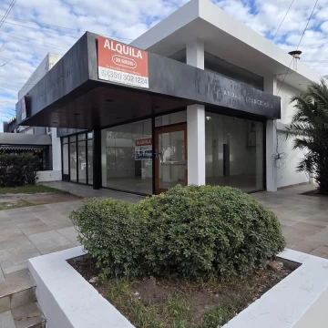 Importante Local comercial esquina sobre Av Rafael Nuñez
