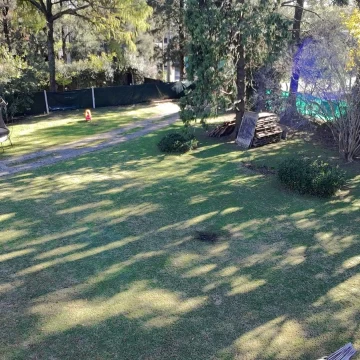 Terreno en venta en barrio con portón en Bella Vista 