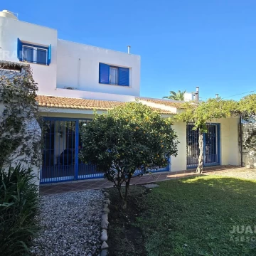 Casa en Bajo Palermo. Javier López 1719. Luminosa