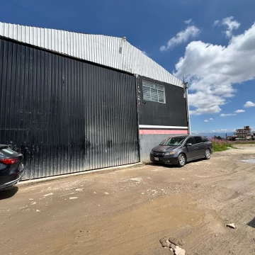 Renta de Bodega con entrada para trailer en San Felipe Tlamimilolpan, Toluca