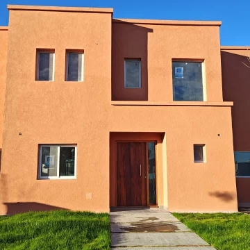 Casa Venta 3 Dormitorios - Santa Sofia - Pilar del Este