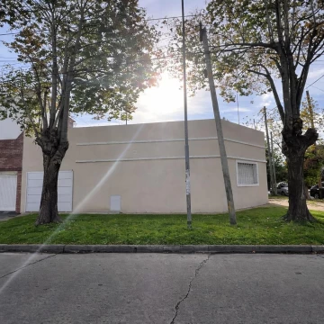 venta de casa 4 ambientes con quincho cochera y terraza
