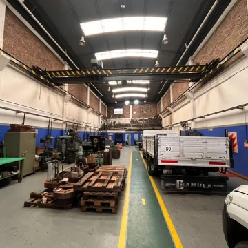 Deposito 480 mts cubiertos totales en La Boca Venta y Alquiler