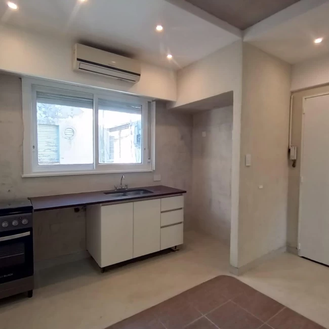 FLORES NORTE DEPARTAMENTO 2 AMBIENTES 2DO PISO POR ESCALERA venta