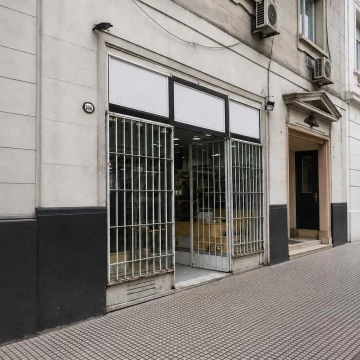 Alquiler Local Sobre Av Pueyrredon y Santa Fe en Barrio Norte