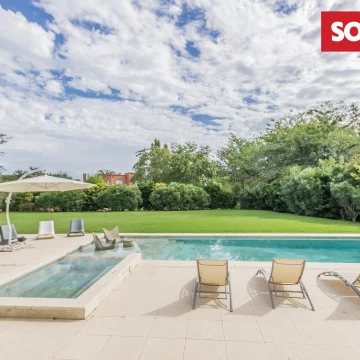 Excelente casa en  venta/alquiler con muebles. 5 suites. Piscina. Golf