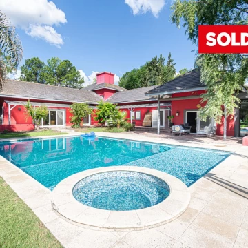 Casa en Venta al Lago | 3800 m² de Lote   4 Suites