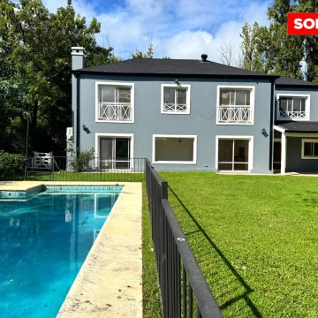 Casa en La Legua en venta, 3 cuartos, play, dependencia, y piscina. Muy luminosa