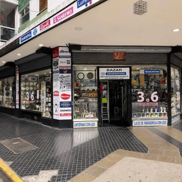 Local en Av. Rivadavia 5200 esq. Calasanz - 155 m² en planta baja y 390 m² totales