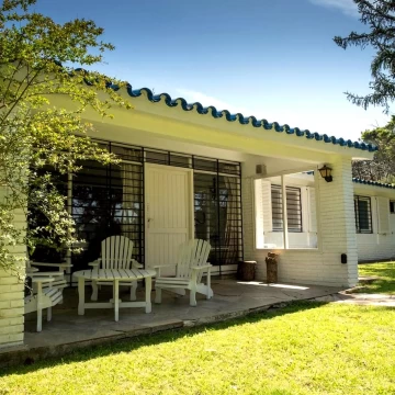 Alquiler Anual Casa 5 Dormitorios, Lugano, Punta del Este A minutos de la playa