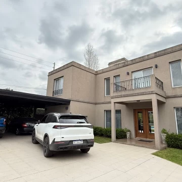Casa en venta de 4 Dorm  en Las Liebres Pilar