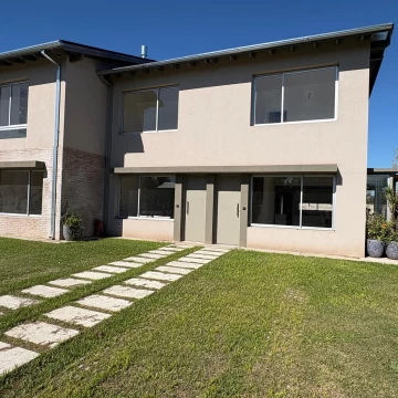 Casa en venta 3 ambientes a estrenar