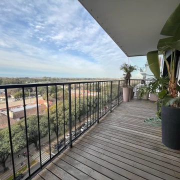 ¡ALQUILER piso alto al frente, vista al hipódromo y al río, con 200 m2 y cochera fija!