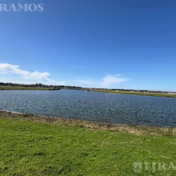 Terreno en Puertos del Lago - BARRIO AMARRAS