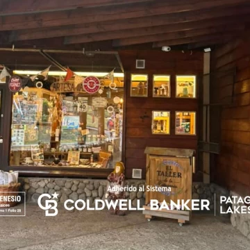 VENTA LOCAL COMERCIAL - Av. Arrayanes 21, Villa la Angostura - Excelente ubicación, pegado a la terminal.