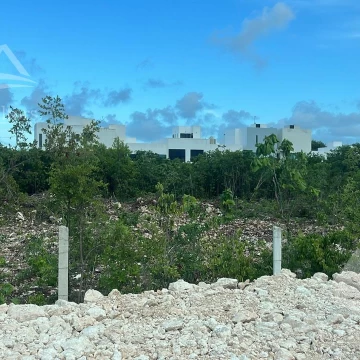 Terreno en Venta en Av. Huayacan