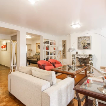 Departamento de 4 ambientes c/cochera y dependencia de servicio en Belgrano
