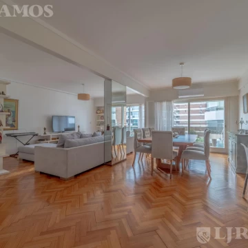 ESPLENDIDO SEMIPISO DE 3 DORMITORIOS RECICLADO CON BALCON TERRAZA EN LA LUCILA