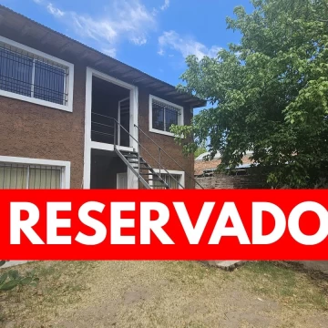 2 Departamentos a mts de Av. H. Yrigoyen - Saavedra al 200