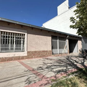 Casa en venta sobre Av. Granaderos, San Rafael