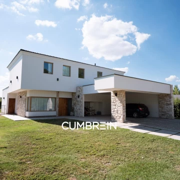 Exclusiva Casa en Venta en Nevado Golf - San Rafael, Mendoza