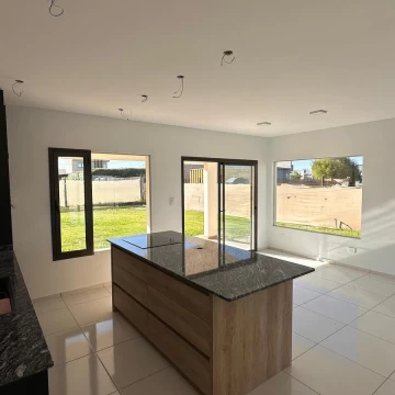 Casa a Estrenar en Venta en Barrio Privado Alto Paredes, San Rafael | Cumbrein