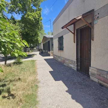 Casa a refaccionar calle Cabildo entre Lugones y Cornu