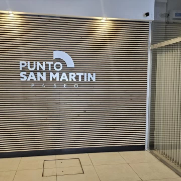 Oficina más entrepiso en Punto San Martín - Av. San Martín y Olascoaga