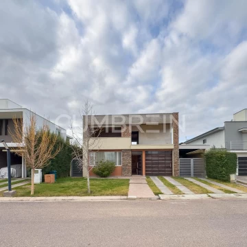 Casa en Venta en Barrio Cortaderas de La Noria, San Rafael | Cumbrein